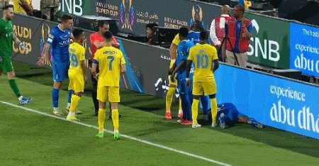 1712762587459064653.gif c罗.gif