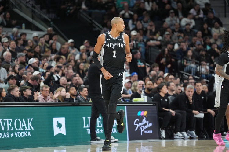 威廉体育-文班：挥霍领先优势是个问题 我想更多得分但也需要能找到队友