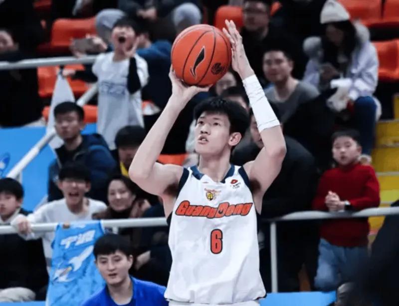 威廉体育-广东3小将终于出价值！黄明依暴走却被DNP，王洪泽回暖，杨溢不错